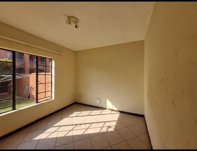 2 BEDROOM PROPERTY TO RENT IN MOOIKLOOF RIDGE ESTATE